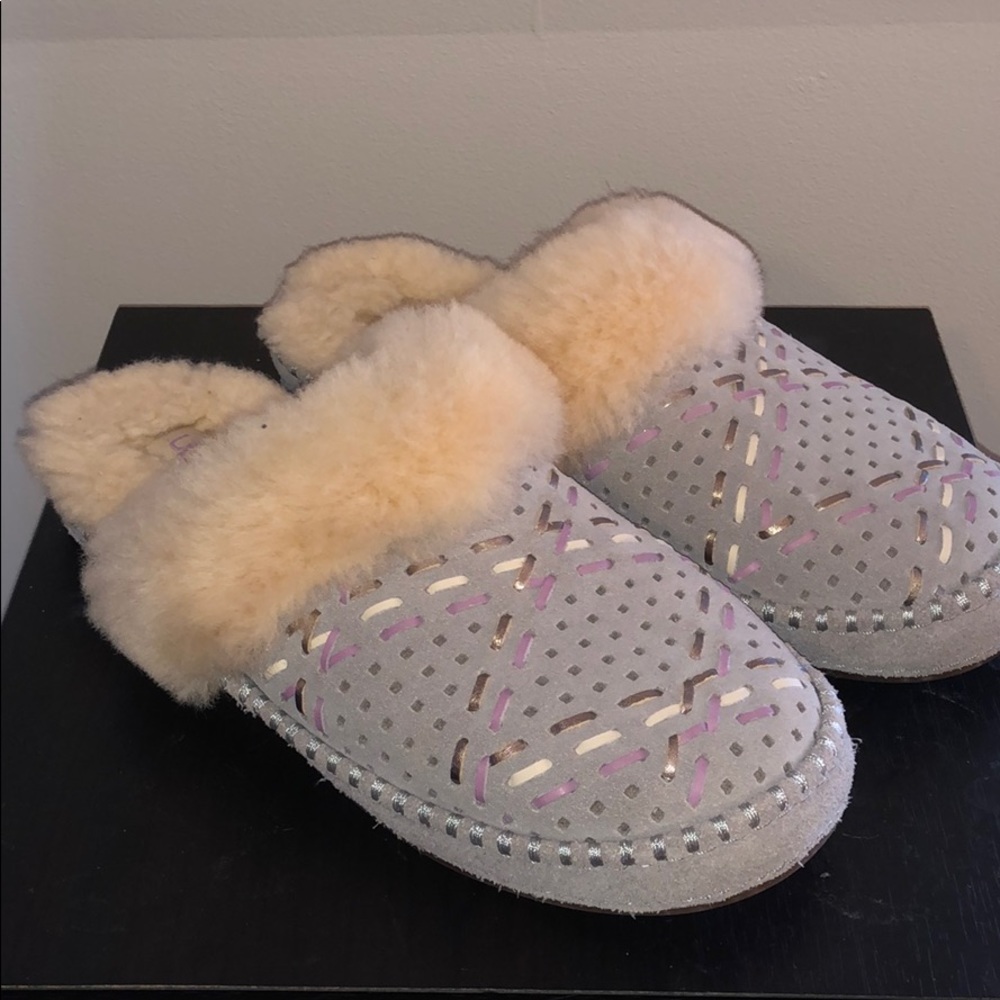 🦚Lavender Ugg Slippers🦚